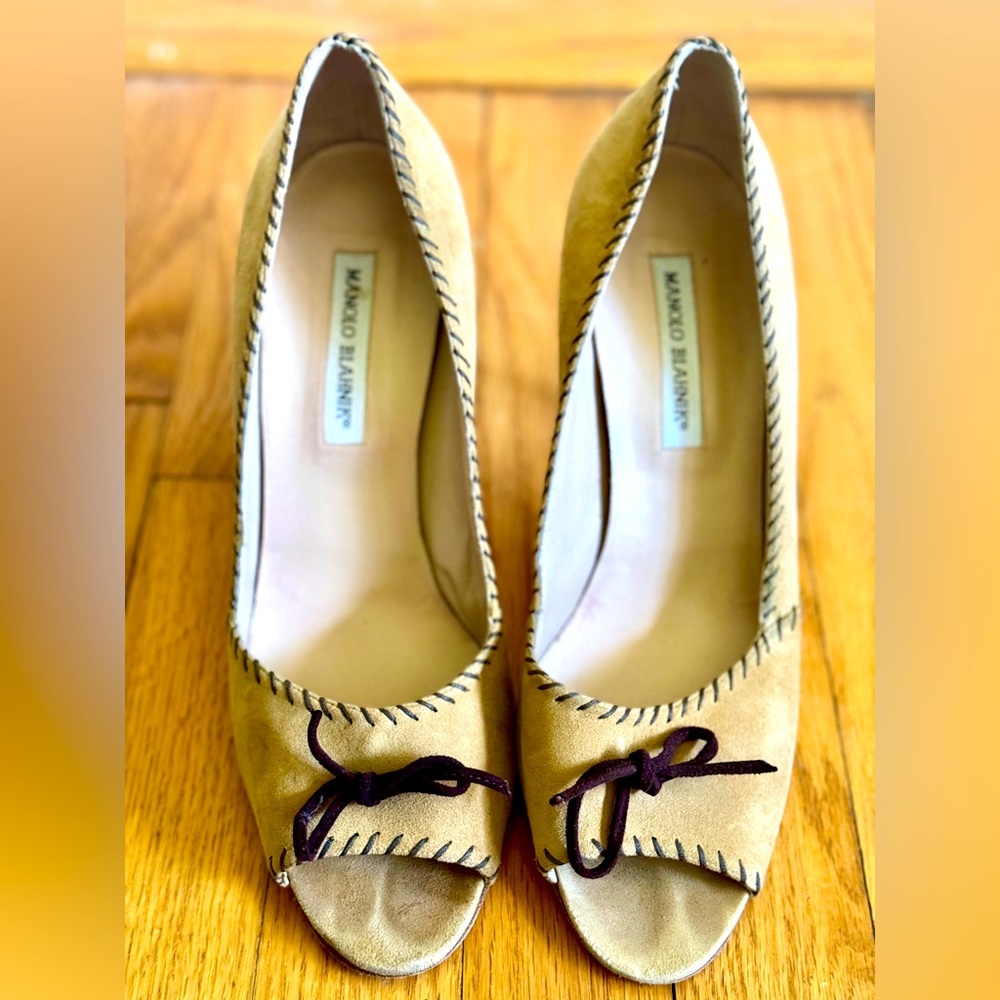 Manola Blahnik tan suede peep toe heels size 10.5